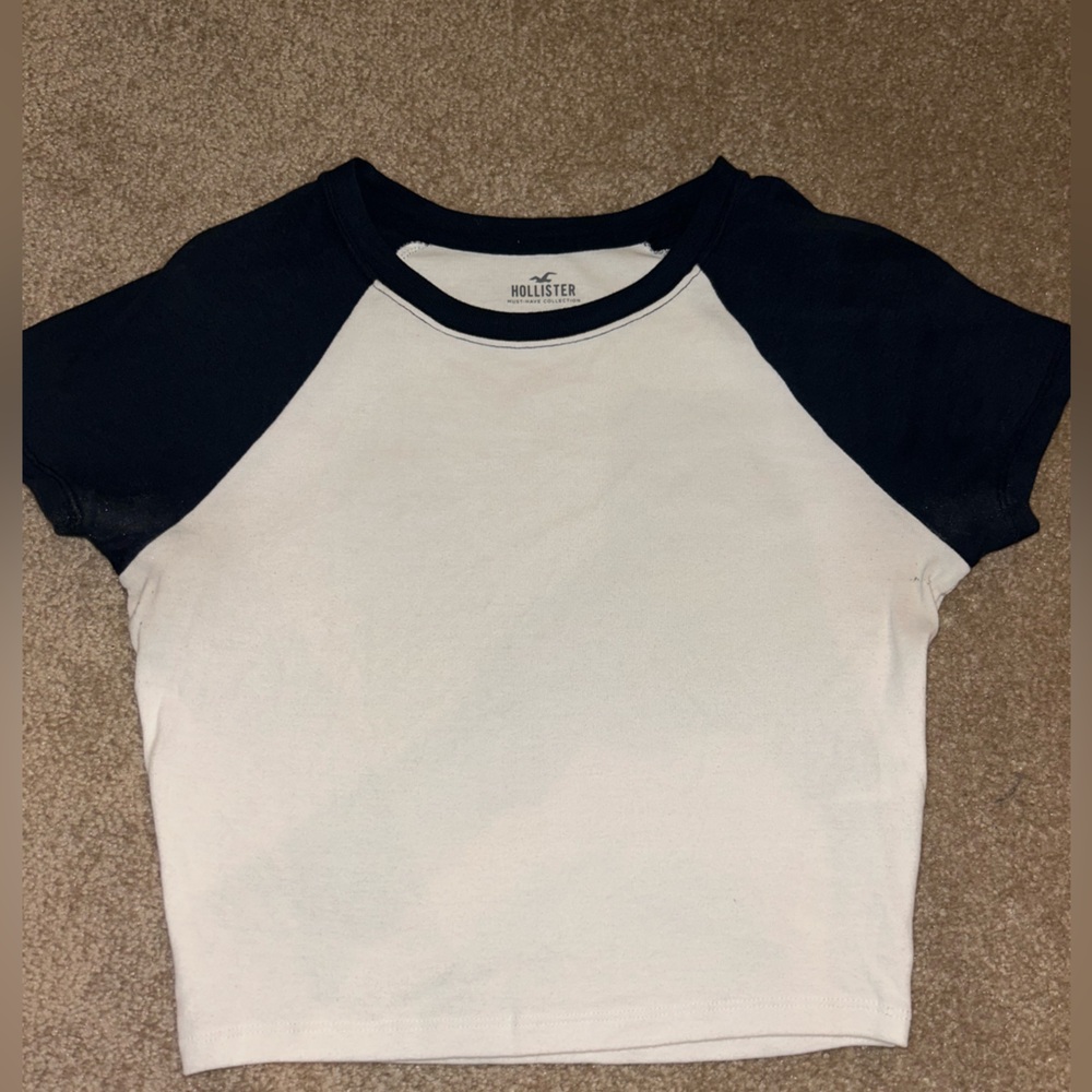 Hollister Navy and White Short Sleeve Tee